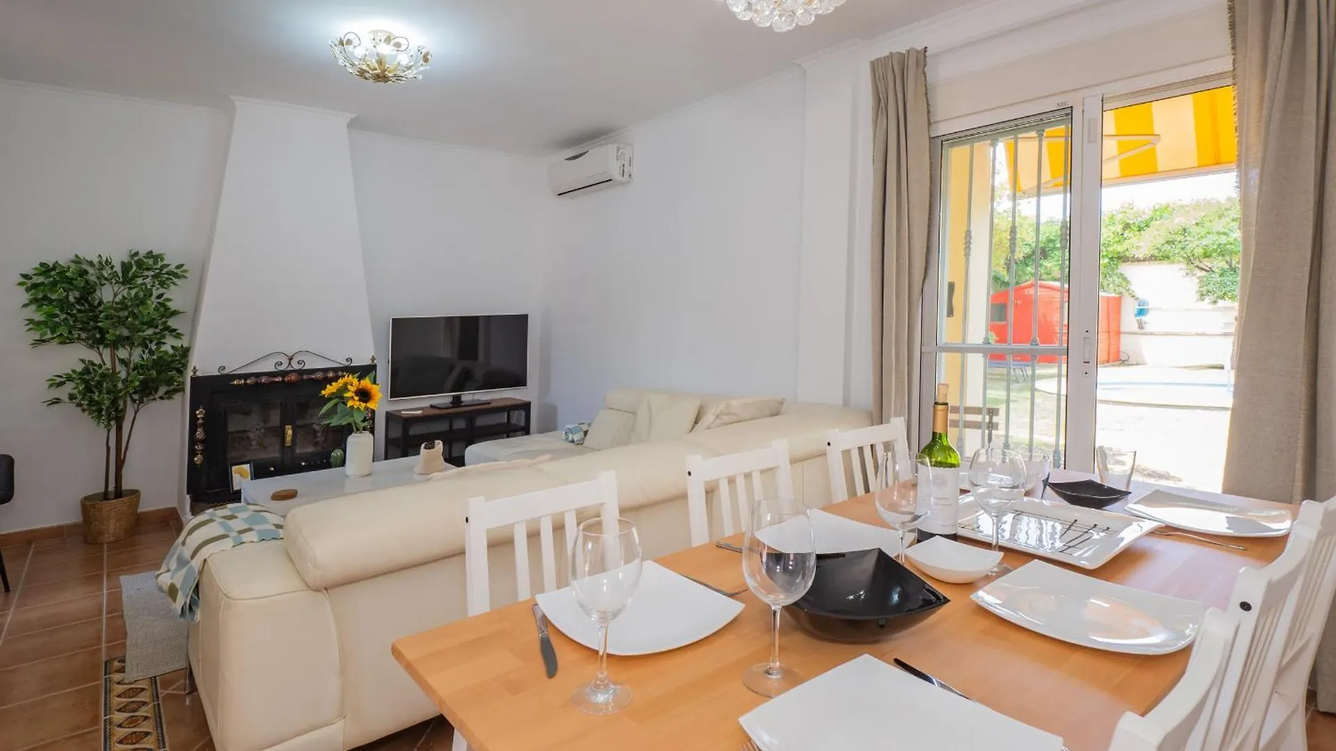 Cubo'S Villa Sunray 알하우린데라토레